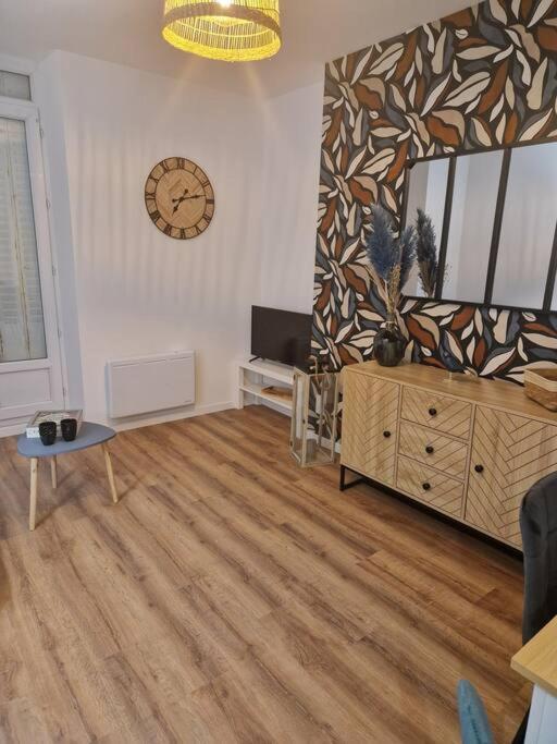 Le Carnot Appartement Montceau-les-Mines Buitenkant foto